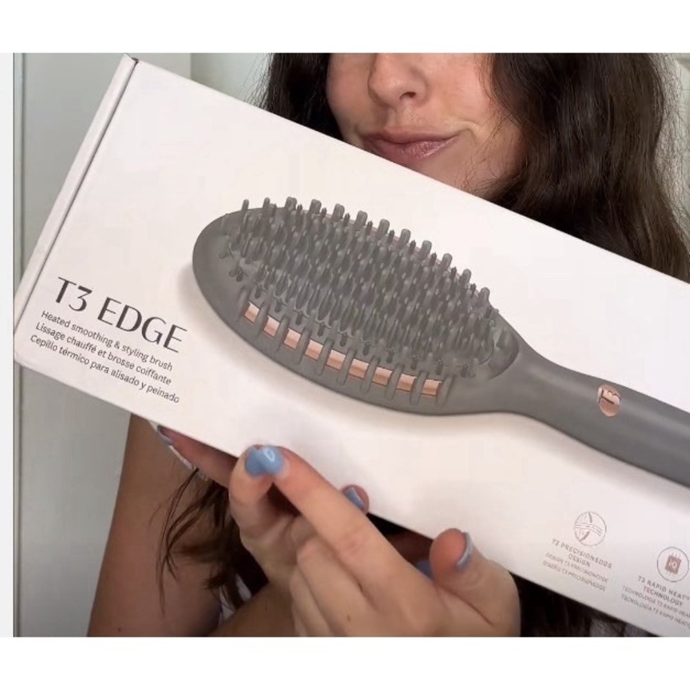 New In Box, Never Used, Authentic T3 EDGE Heated Smoothing & Styling Brush